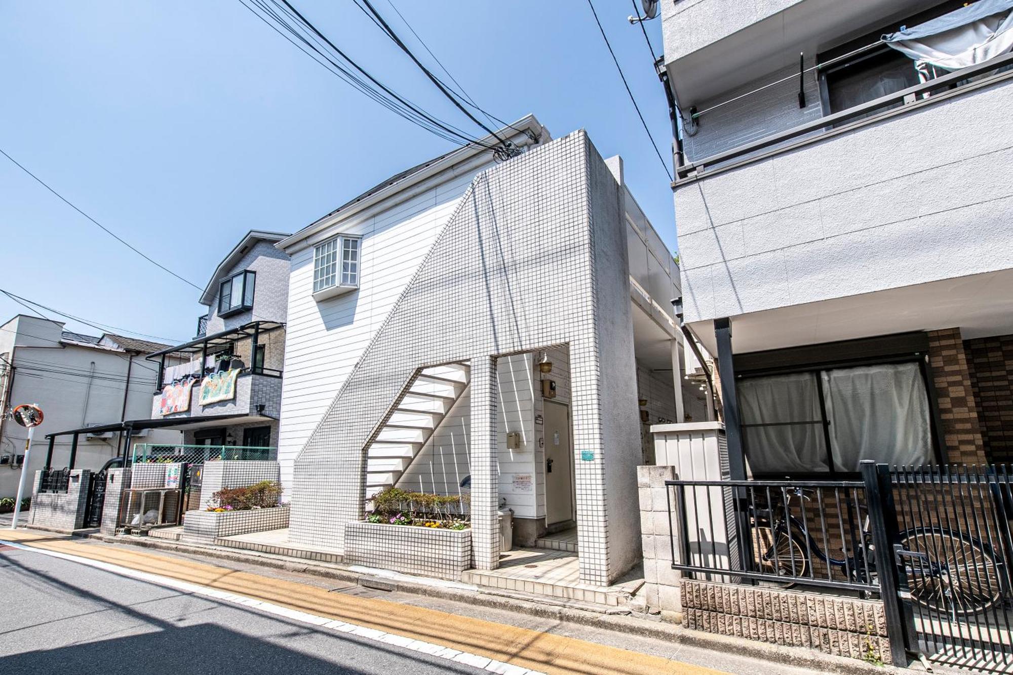 Plaza De La Brea Apartment *