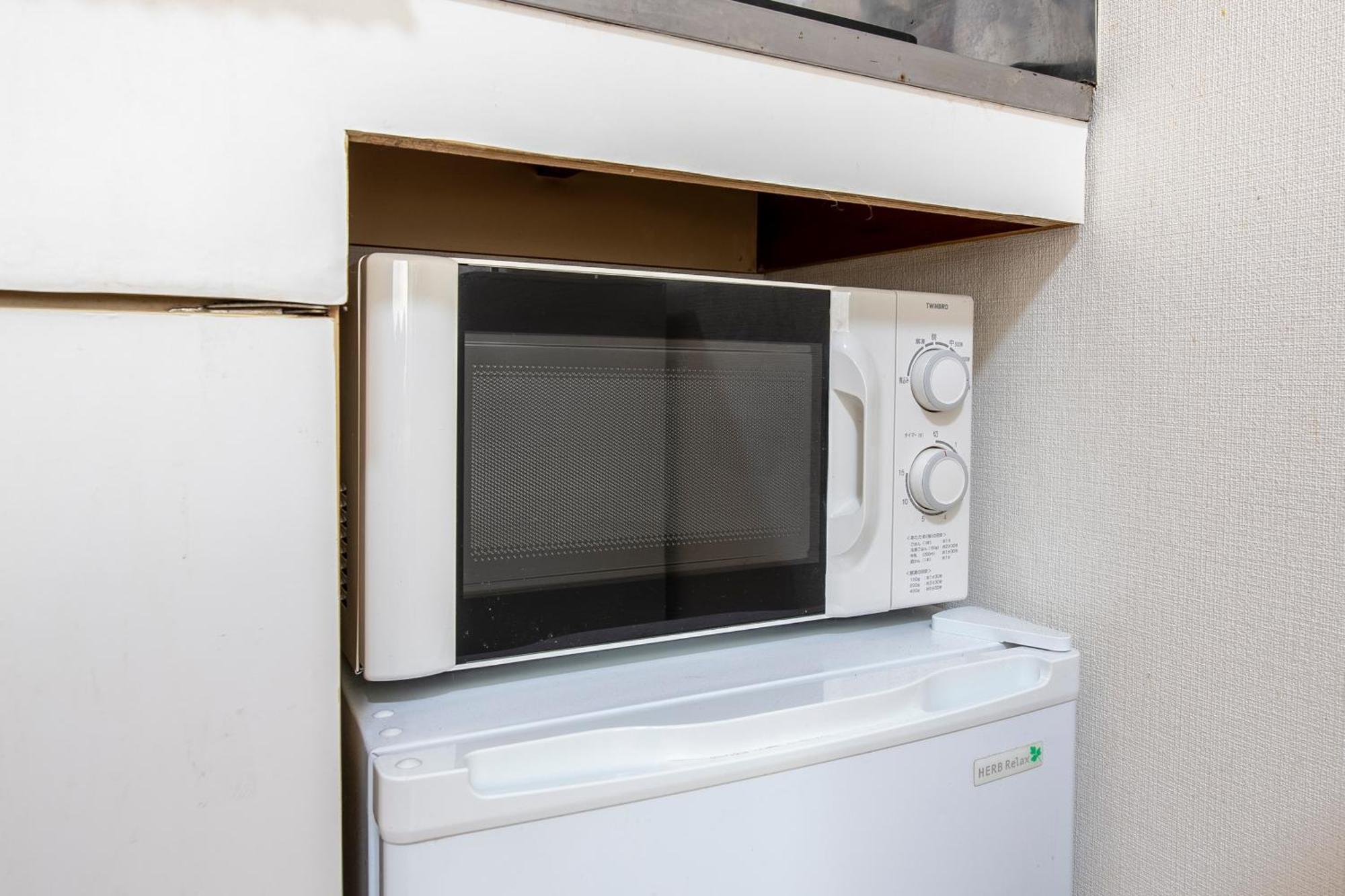 Plaza De La Brea Apartment *